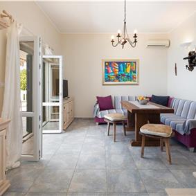 4 Bedroom Villa with Pool near Milna, Brac Island Sleeps 8 